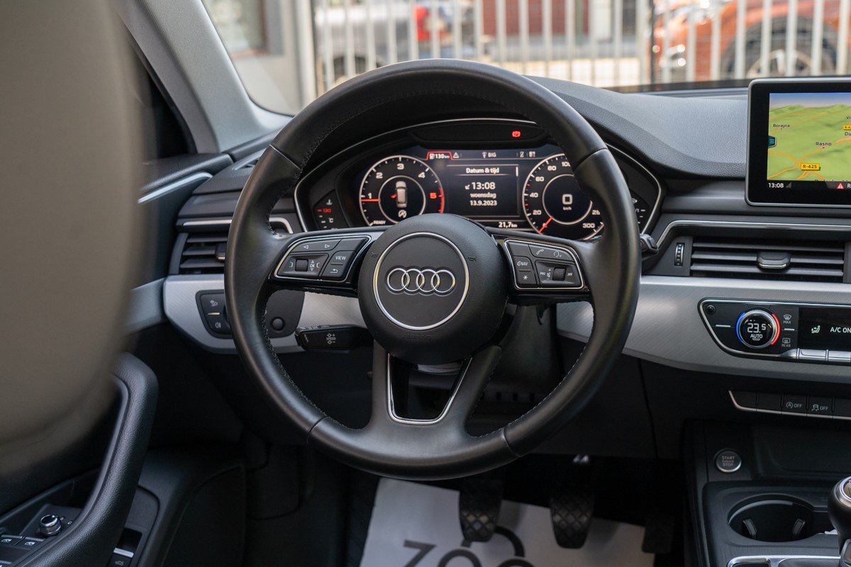 Audi A4
 2.0 TDI Executive Plus