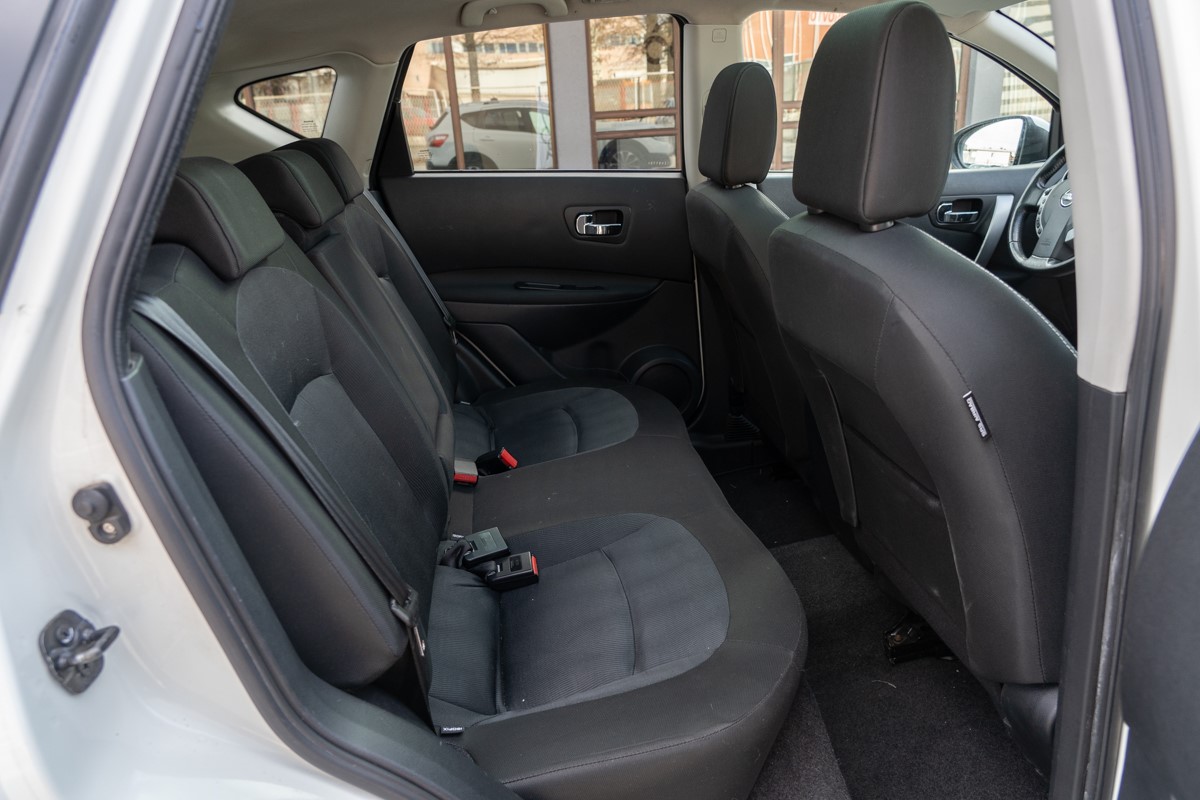 Nissan
 Qashqai 2,0 DCI