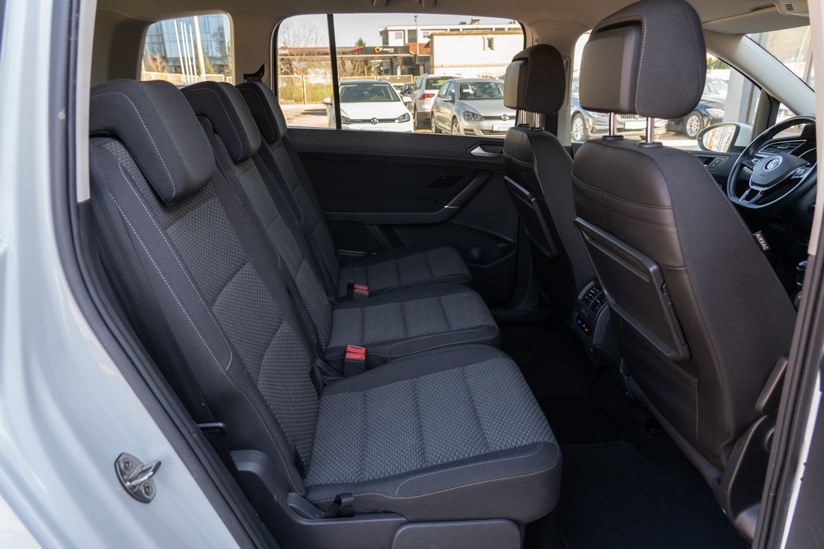 Volkswagen Touran 1.6 TDi Confortline Business 
