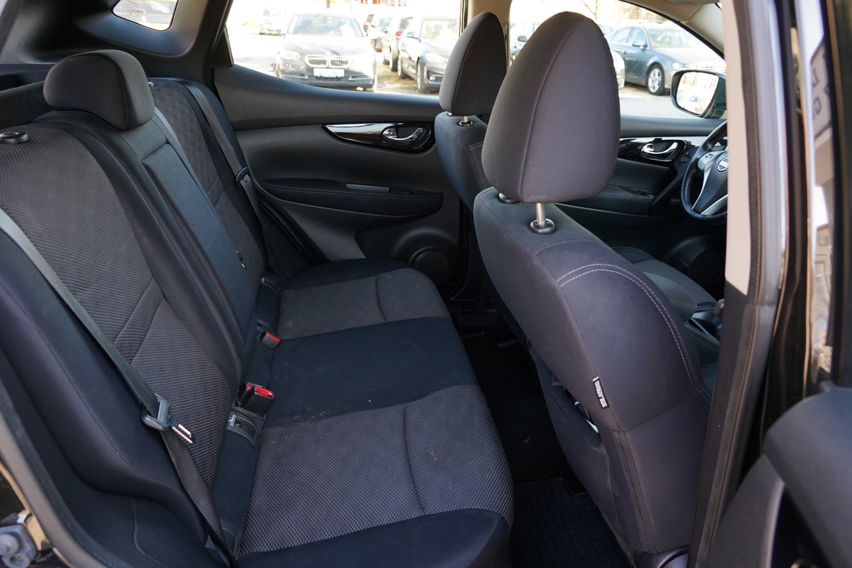 Nissan
 Qashqai 1,6 DCI