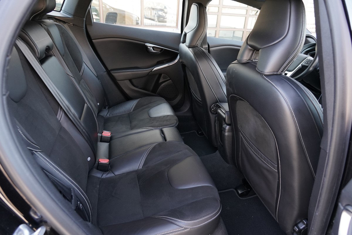 Volvo
 V40 D2 BUSINESS SPORT 5D