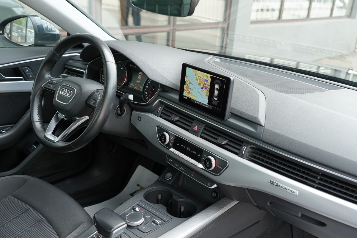 Audi A4
 3.0 TDi Quattro Tiptronic