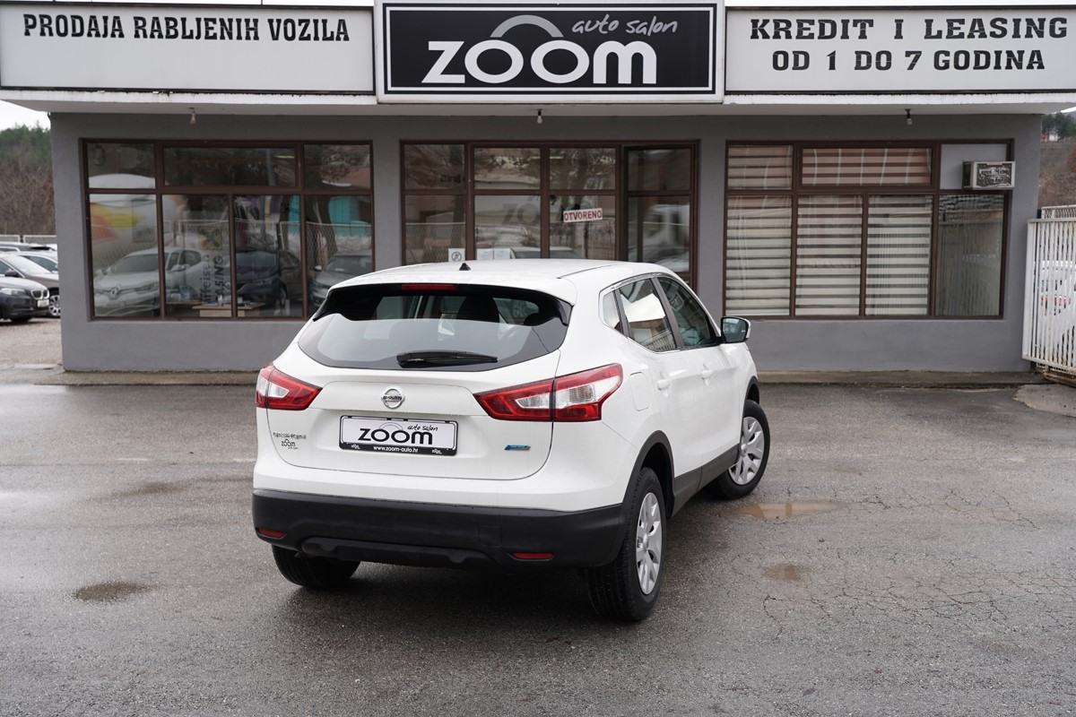 Nissan
 Qashqai 1.5 DCI