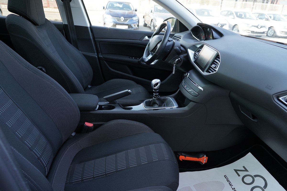 Peugeot 308 EXECUTIVE 1.6 BLUEHDI