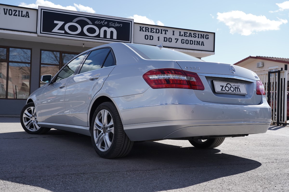 Mercedes-Benz E-Class
 E 220 CDI AVANTGARDE