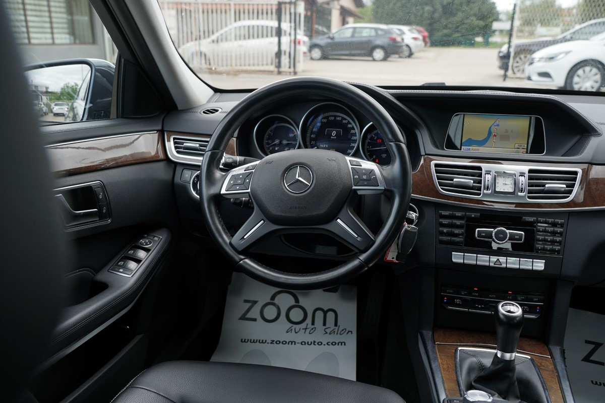 Mercedes-Benz E-Class
 200 CDI