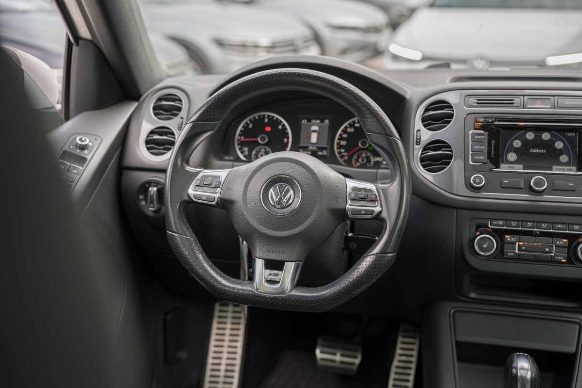 Volkswagen Tiguan
 2.0 TDI DSG R-Line 4MOTION