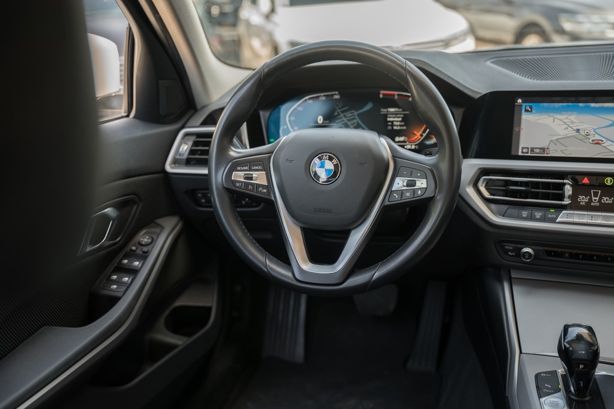 BMW
 3-Series 318D