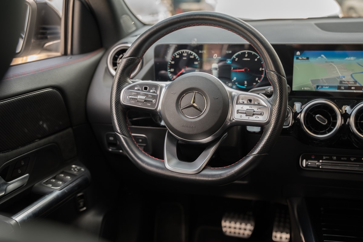 Mercedes-Benz GLA 200 D AMG