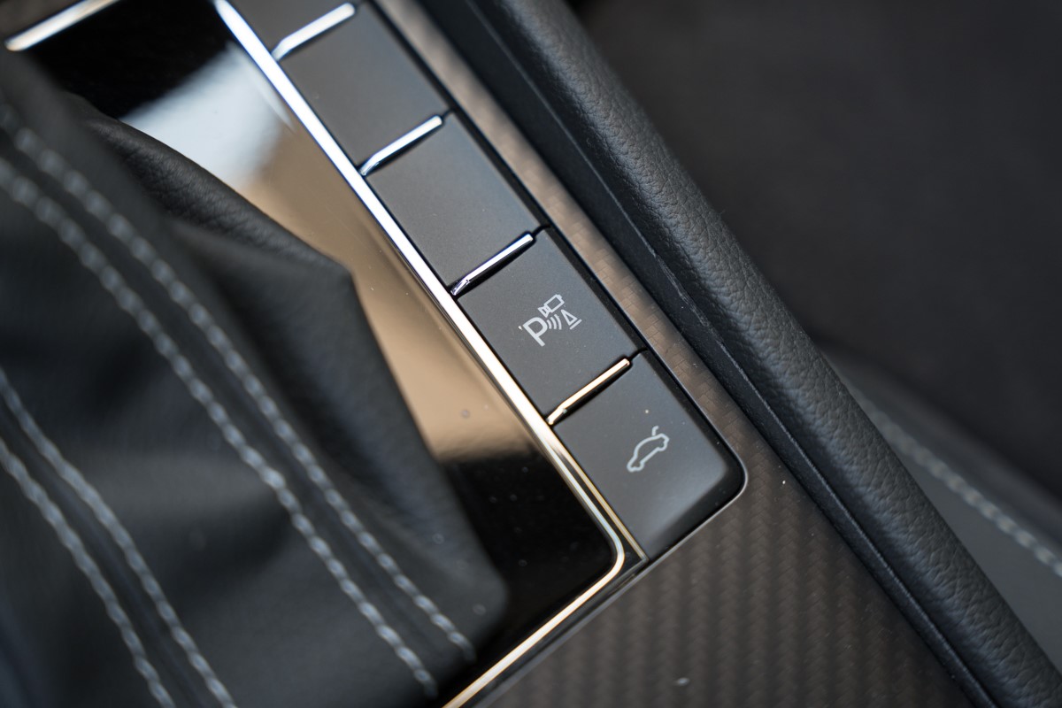 Škoda Superb 2.0 TDI DSG 200KS SPORTLINE