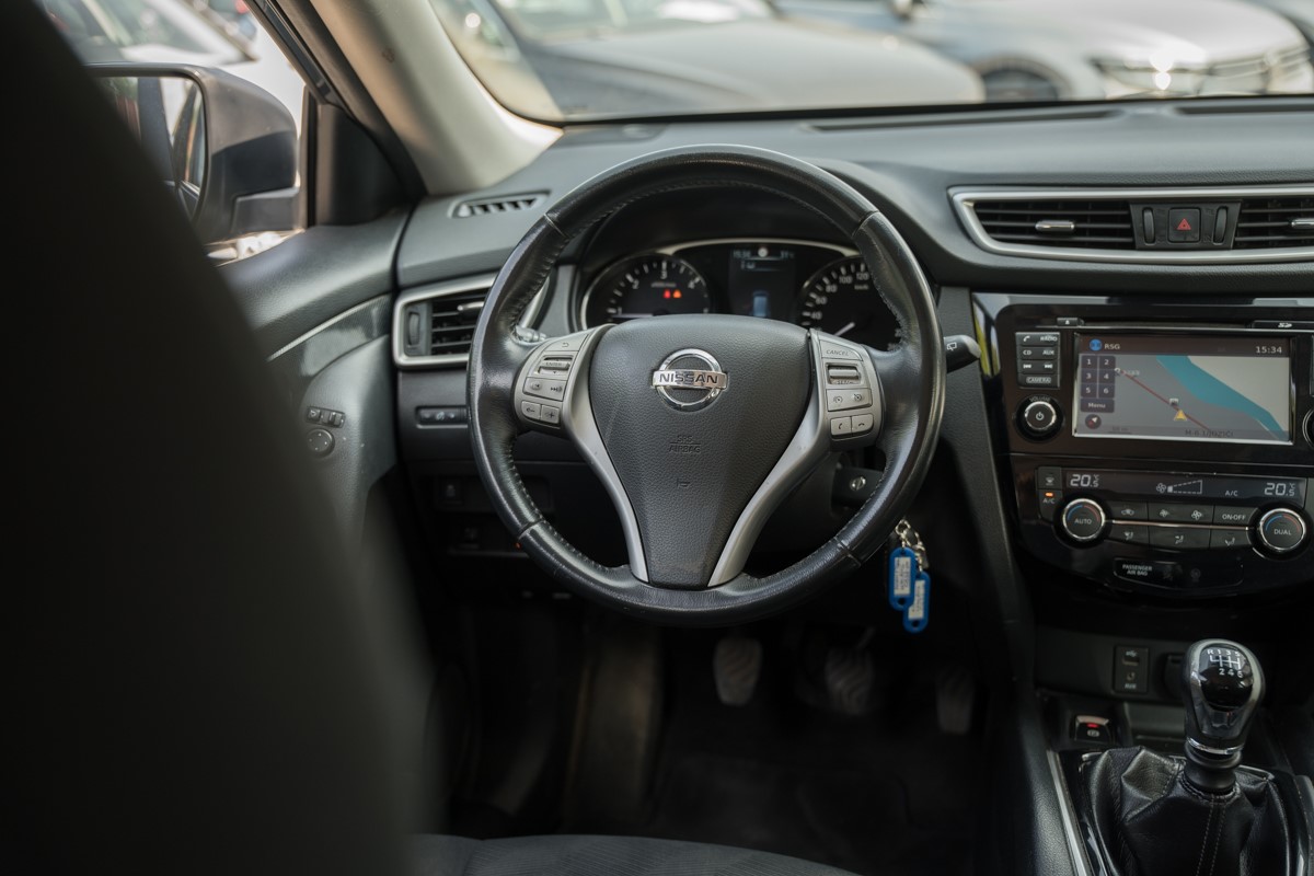 Nissan
 X-TRAIL 1.6 DCI