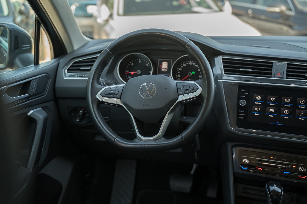 Volkswagen Tiguan
 2.0 TDI DSG 4MOTION