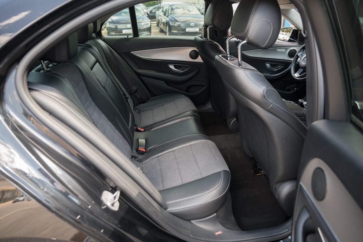 Mercedes-Benz E-Class
 220 D AMG