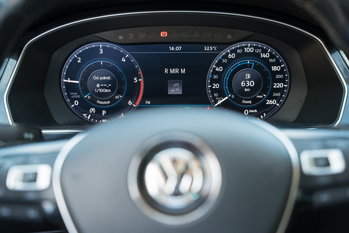 Volkswagen Passat 2.0 TDI DSG R-line
