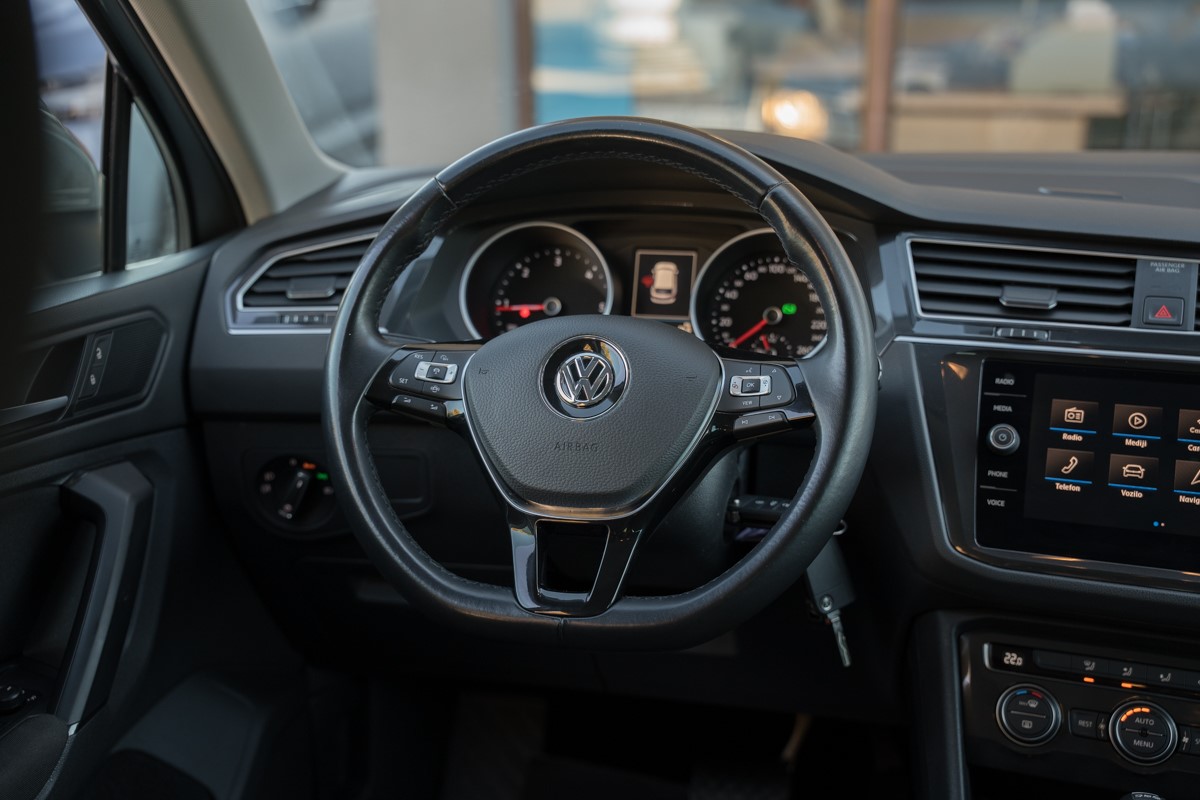 Volkswagen Tiguan
 2.0 TDI DSG 4MOTION