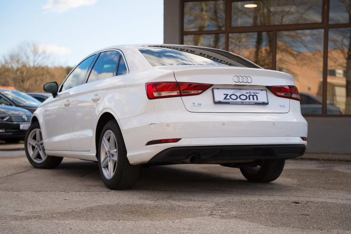 Audi A3
 1.6 TDI S-tronic