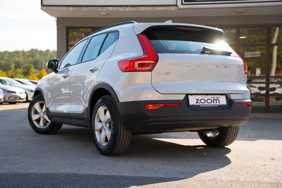 Volvo
 XC40 2.0 D
