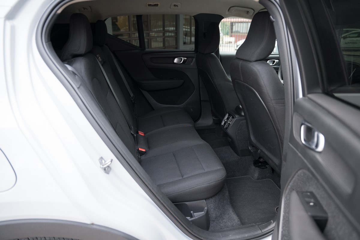 Volvo
 XC40 2.0 D D3