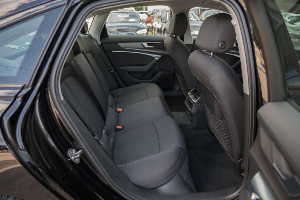 Audi A6
 40 TDI S-tronic QUATTRO