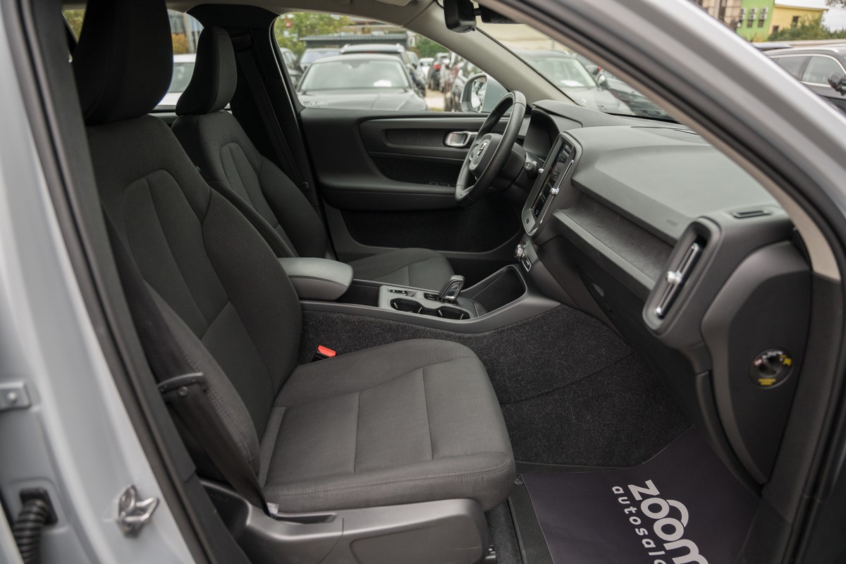 Volvo
 XC40 2.0 D D3