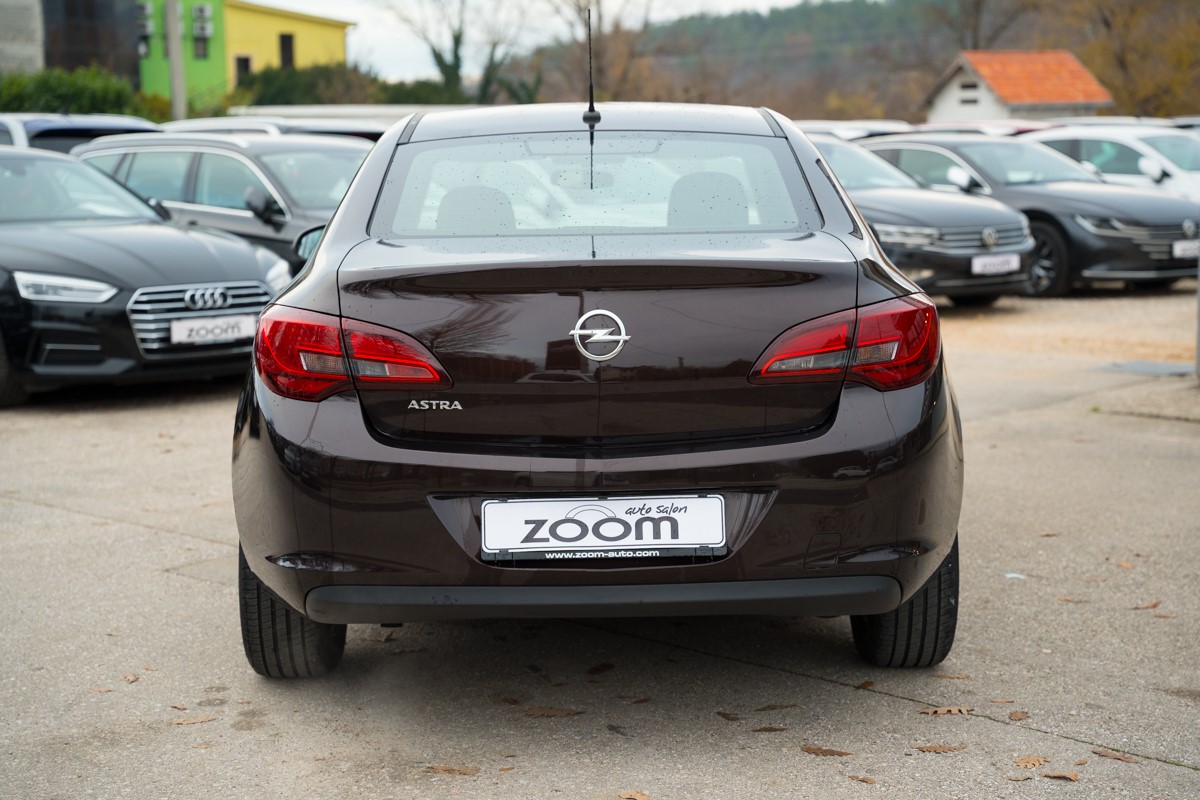 Opel Astra 1.6