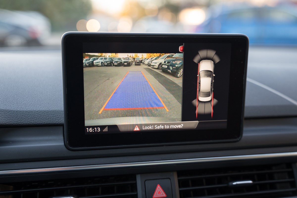 Audi A4
 35 TDI S-tronic Bussines Line