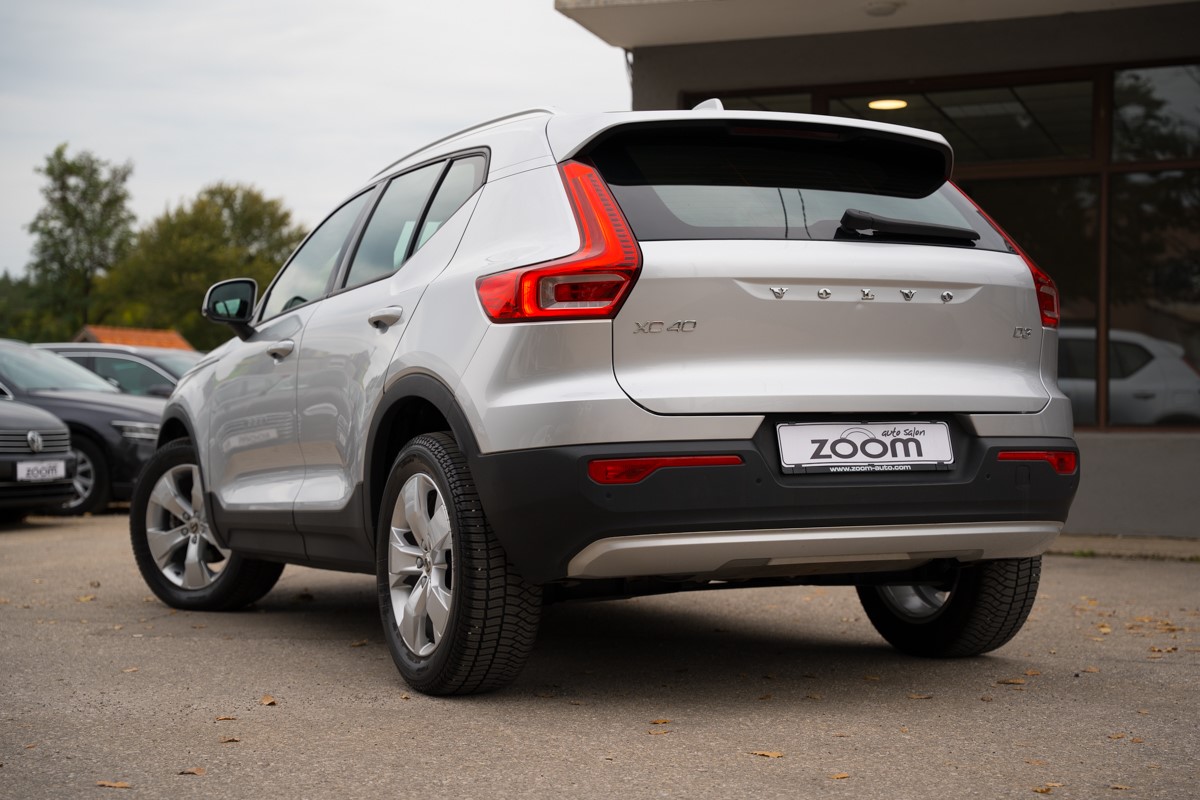 Volvo
 XC40 2.0 D D3