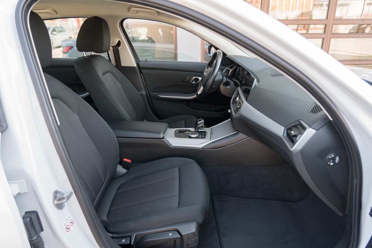 BMW
 3-Series 318 d