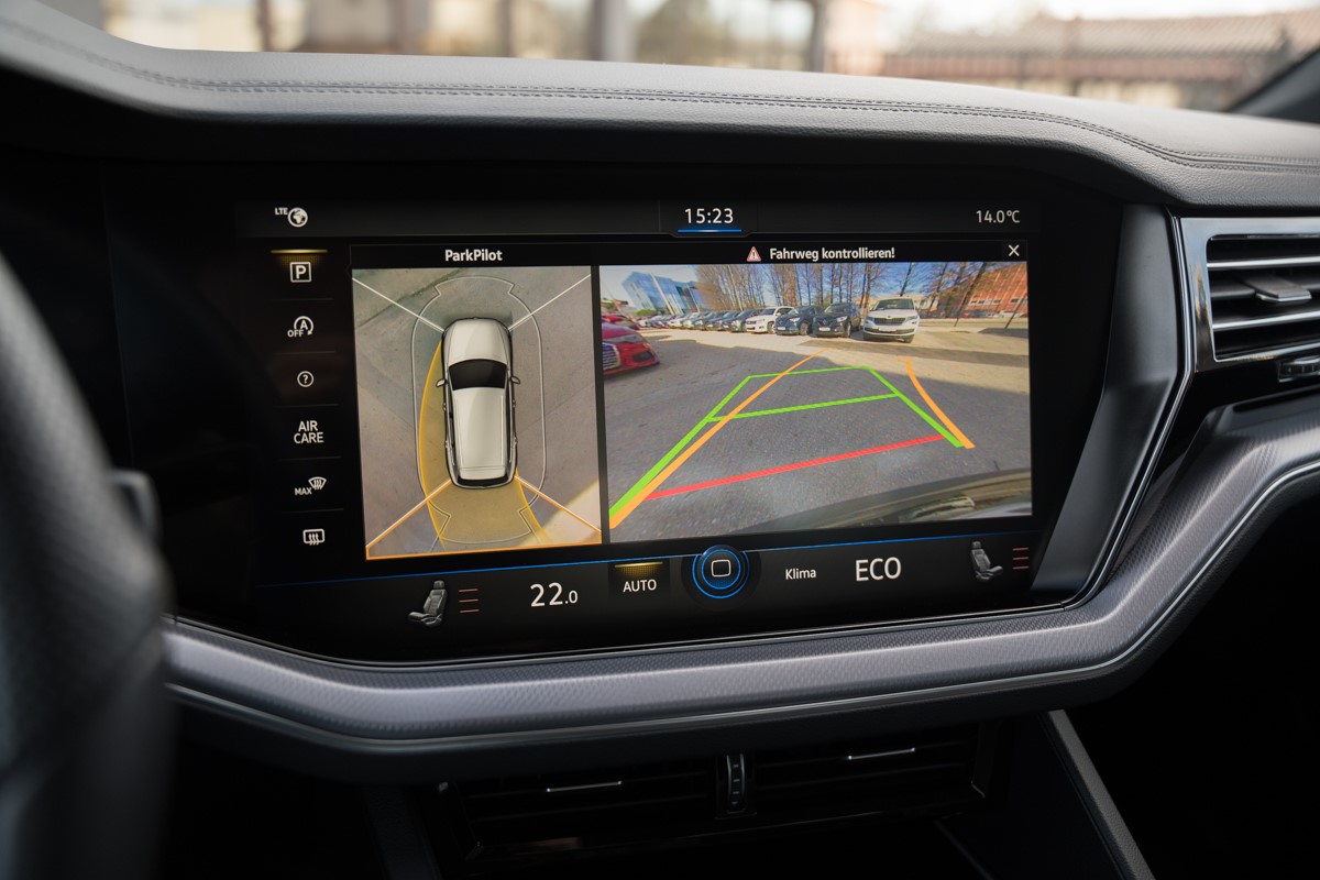 Volkswagen Touareg
 3.0 TDI R line 4MOTION