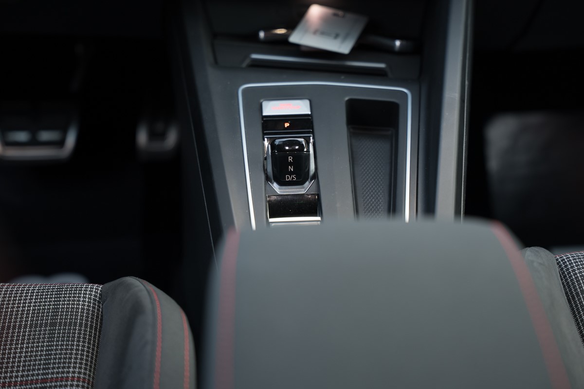 Volkswagen Golf GTI 2.0 TSI DSG