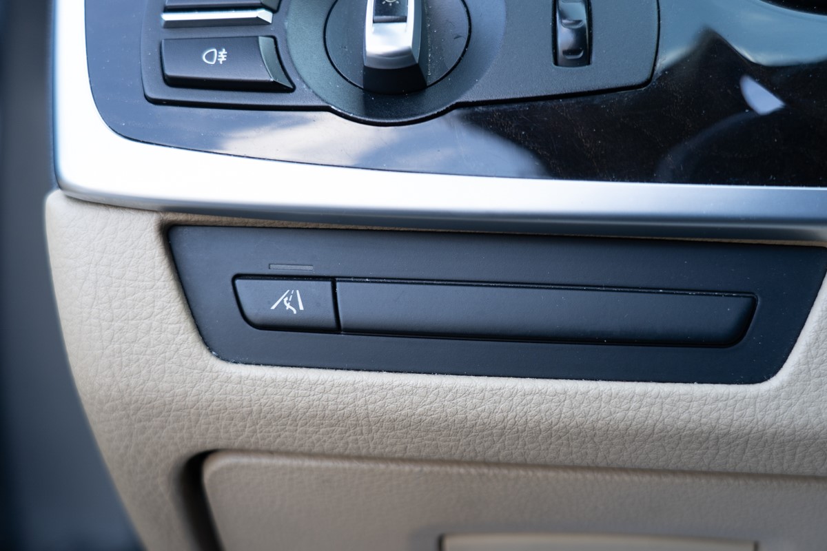 BMW
 5-Series 530d