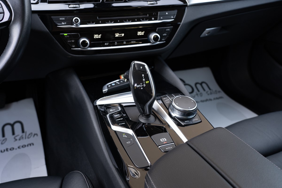 BMW
 5-Series 520dA Business