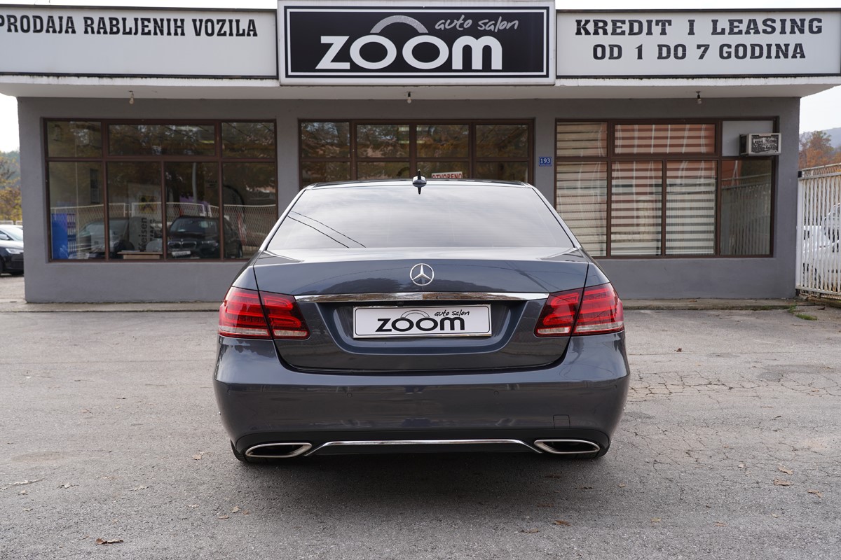 Mercedes-Benz E-Class
 E 220 BLUETEC
