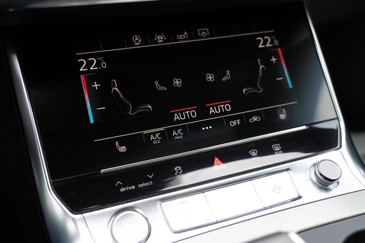 Audi A6
 3,0 TDI