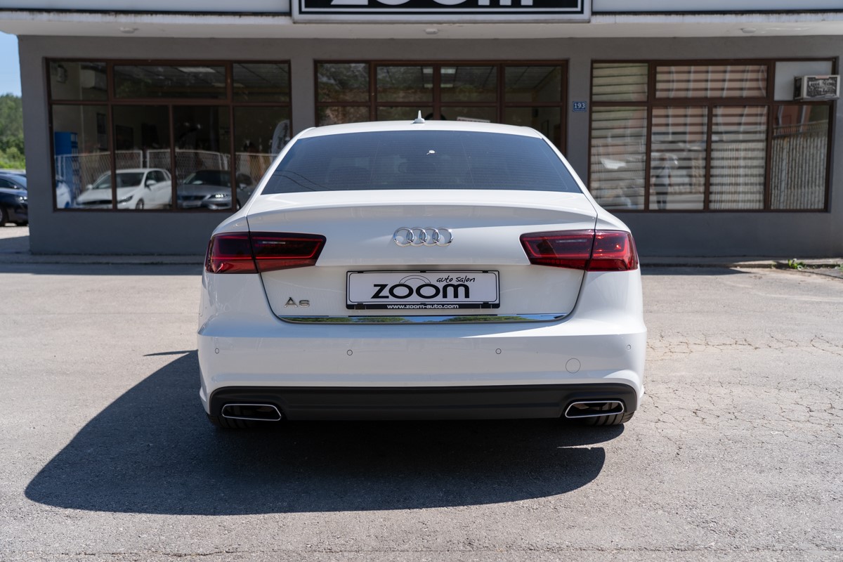 Audi A6
 2,0 TDI S-line