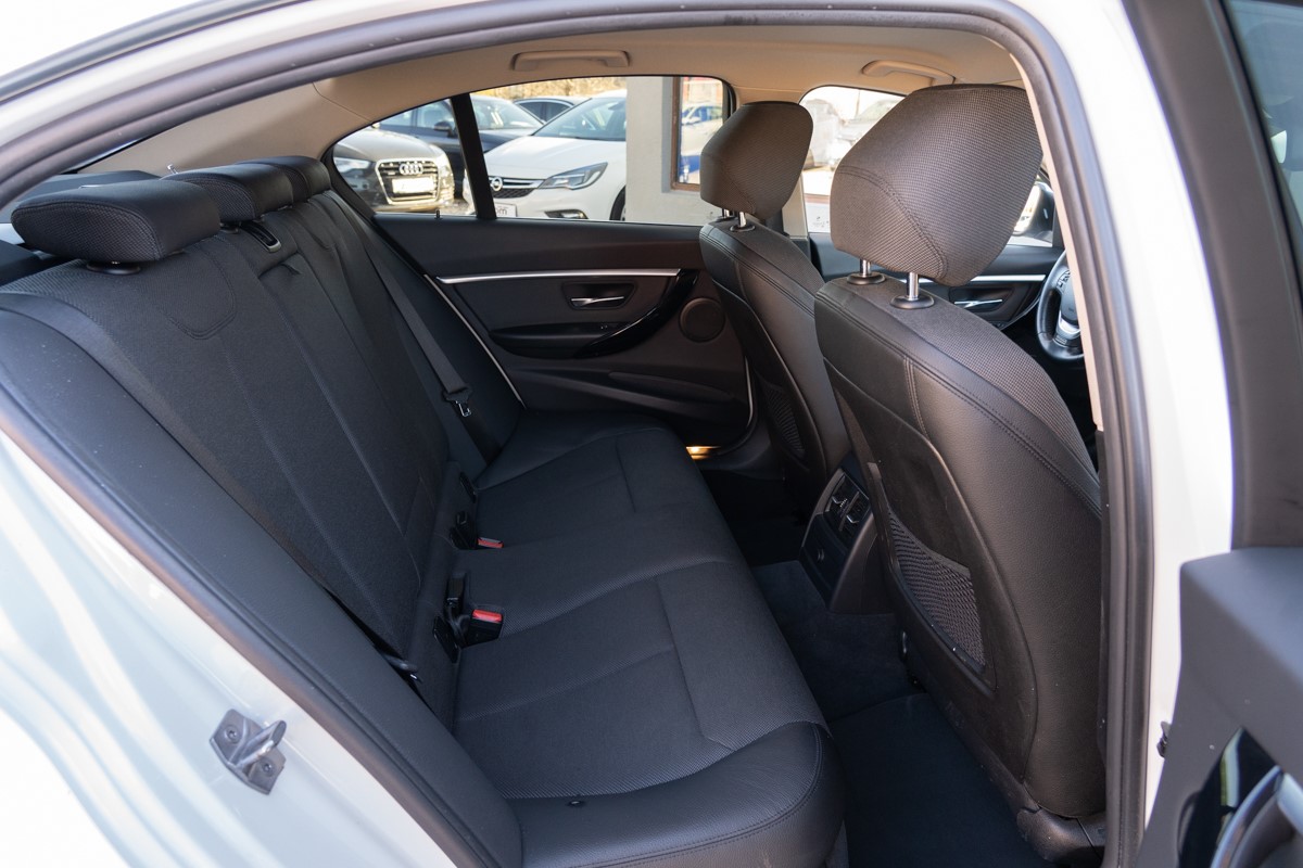BMW
 3-Series 318 D