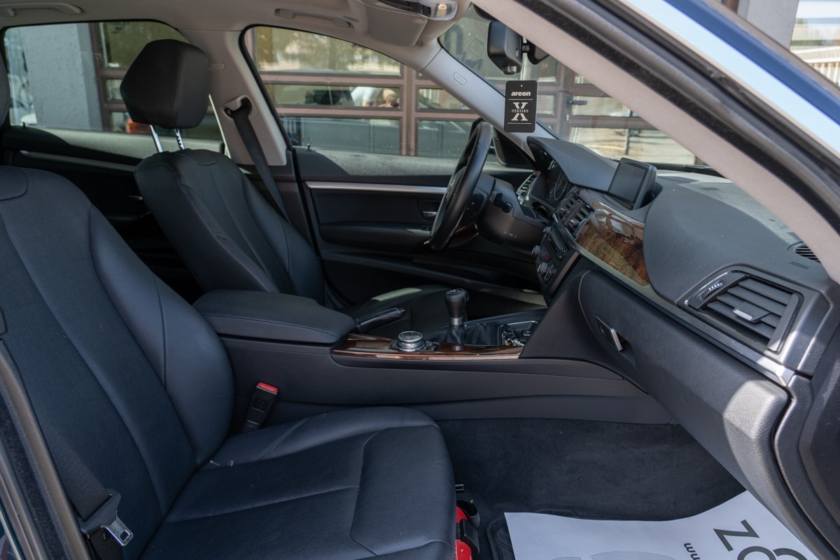 BMW
 3-Series 318 D Gran Turismo