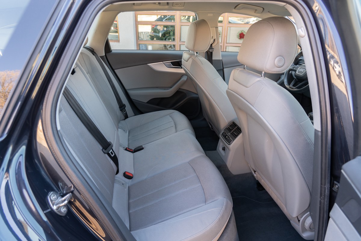Audi A4
 2.0 TDI