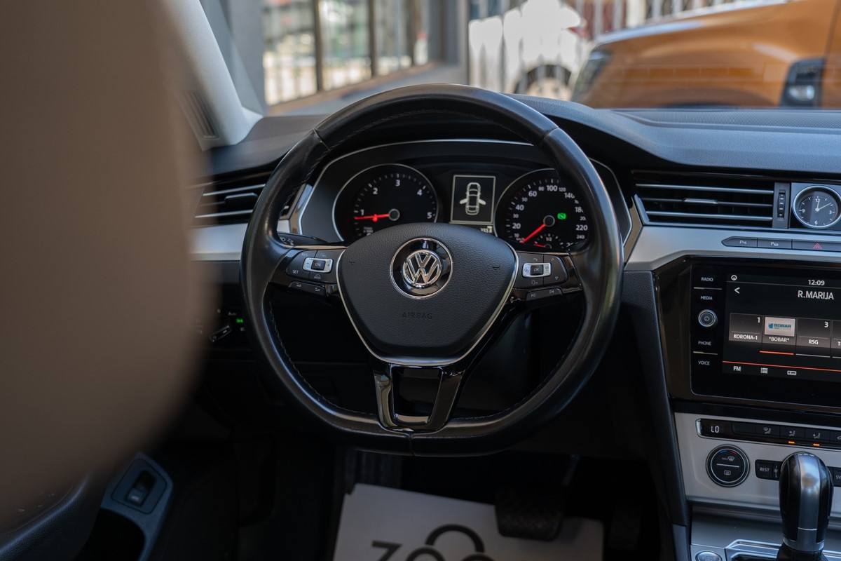 Volkswagen Passat 2.0 TDi BlueMotion Business DSG