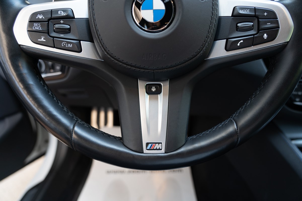 BMW
 5-Series 530 dA xDRIVE