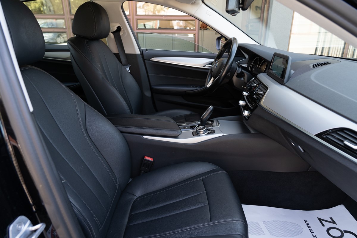 BMW
 5-Series 520d