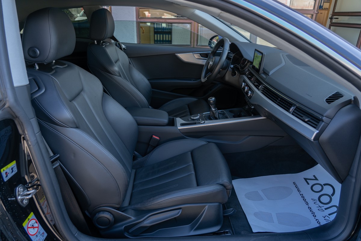 Audi A5
 2.0 TDi Sportline