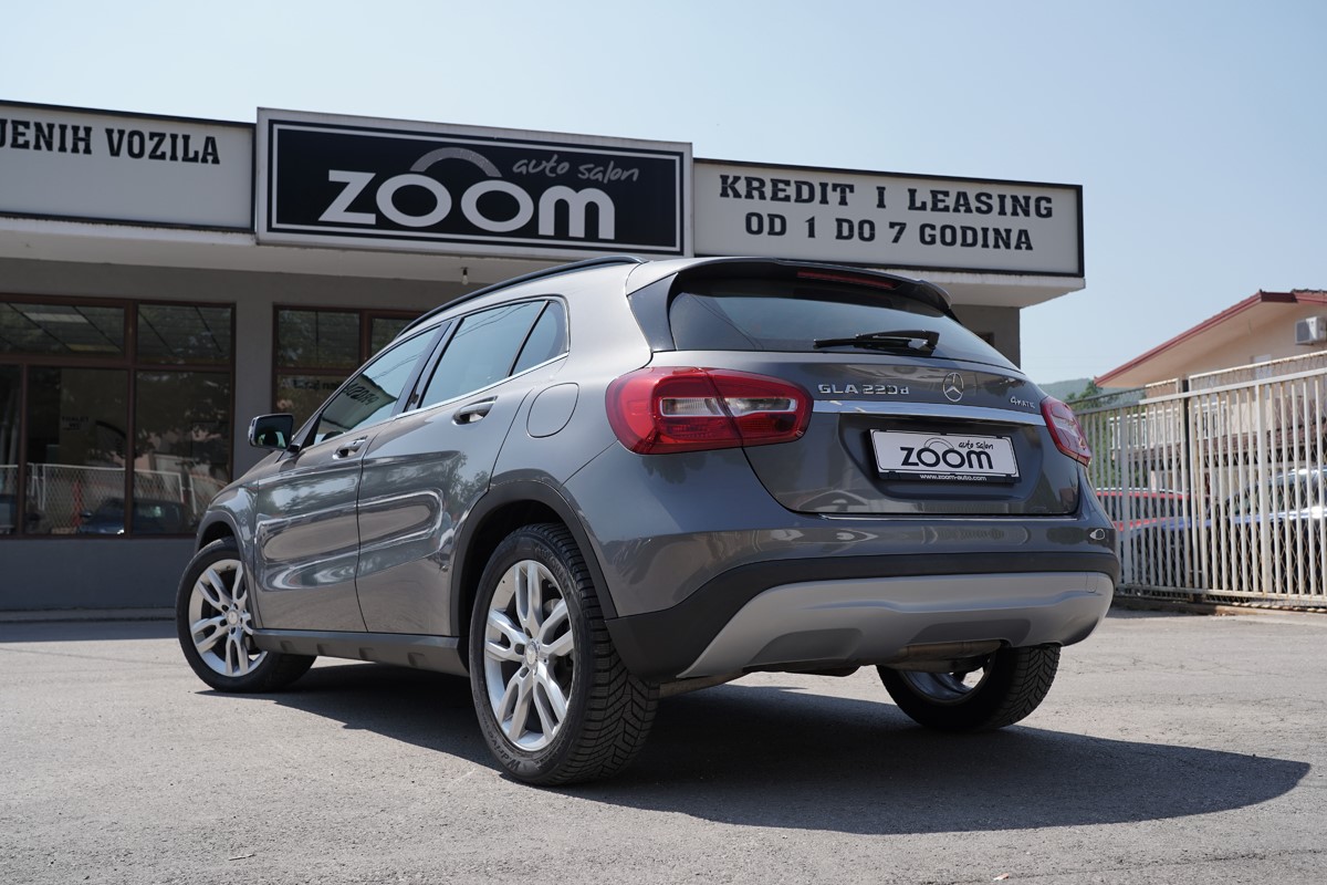 Mercedes-Benz GLA 220 D 4MATIC