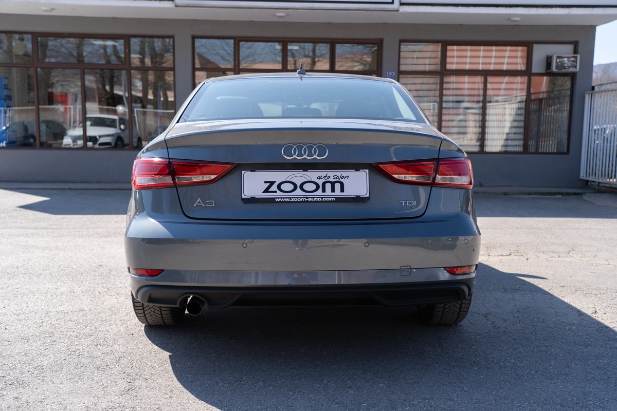 Audi A3
 Sedan 1.6 TDi