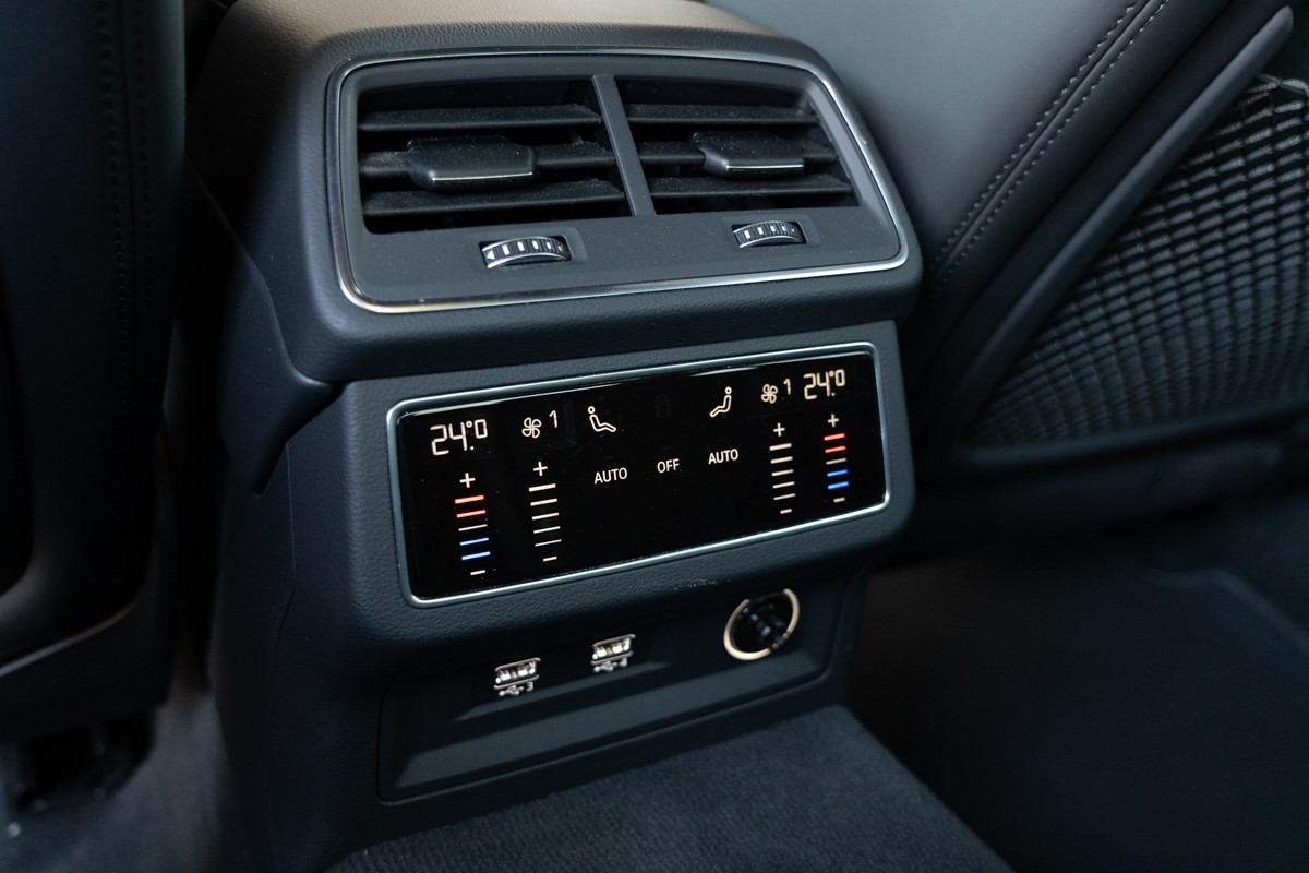 Audi A6
 50 TDi Sport Quattro Tiptronic