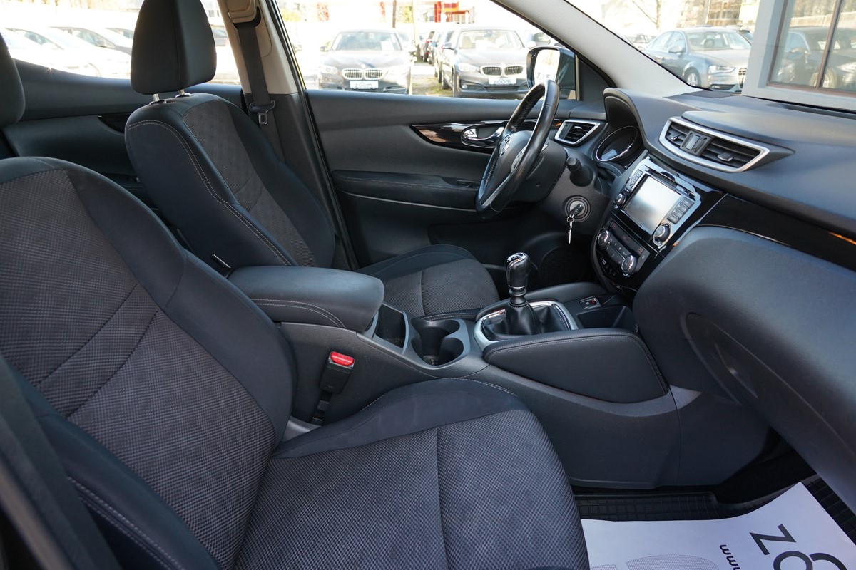 Nissan
 Qashqai 1,6 DCI