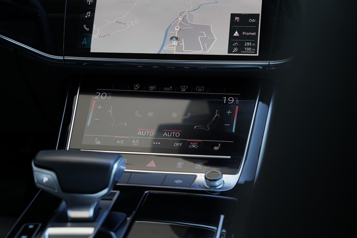 Audi A8
 50 TDI Quattro Tiptronic