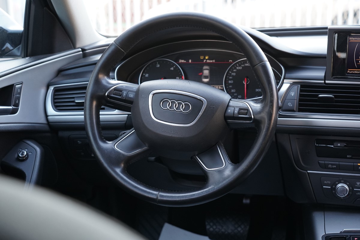 Audi A6
 3.0 TDI QUATTRO