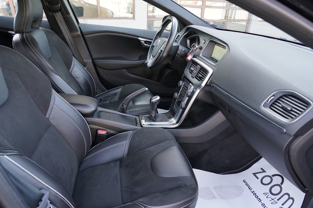 Volvo
 V40 D2 BUSINESS SPORT 5D