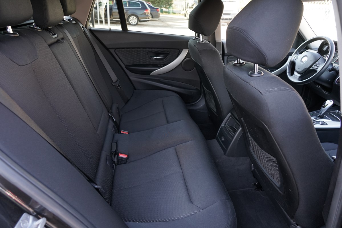 BMW
 3-Series 318 D